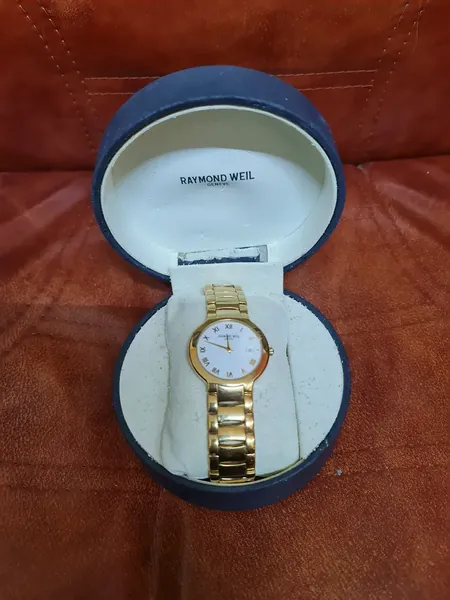 Raymond Weil Vintage Gold-Plated Dress 5592, cadran alb cu cifre romane 5592 alt material stare excelent