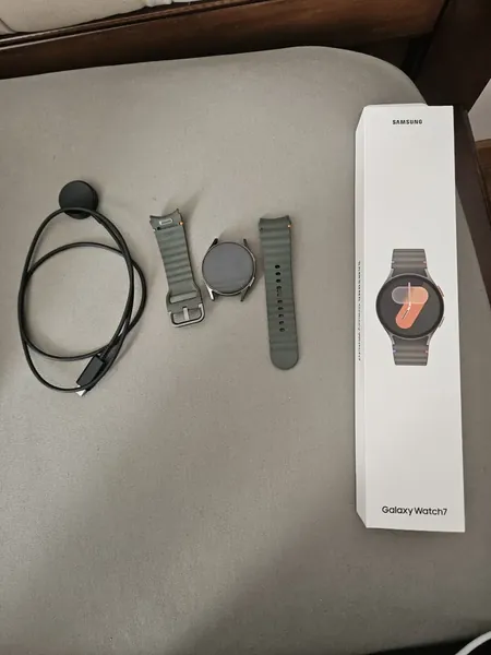 Samsung Galaxy Watch 7 40 mm, curea verde aluminiu stare bun