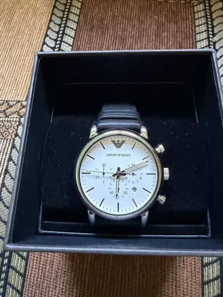 Emporio Armani Chronograph Cadran alb, curea piele neagră oțel stare nou