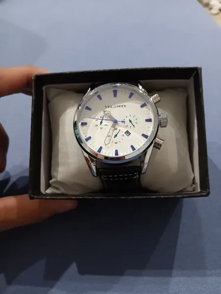 Velocity Chronograph Cadran alb cu detalii albastre stare excelent