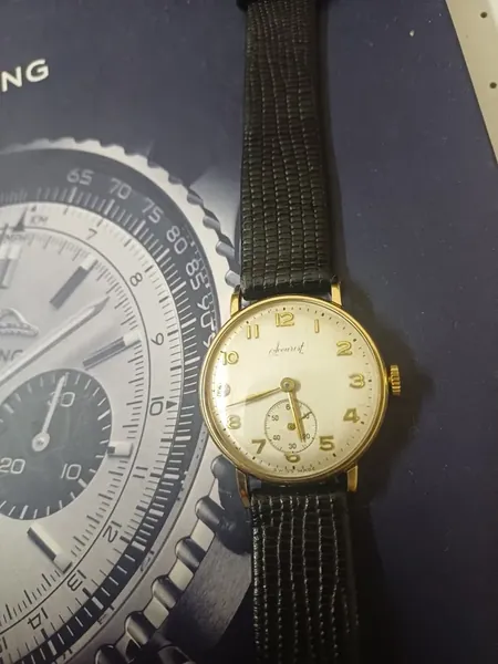 Accurist Vintage 17 Jewels Aur 9K anii '60 aur stare bun