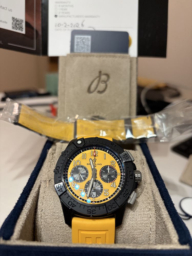 Breitling Avenger B01 Chronograph 44 Night Mission stare excelent