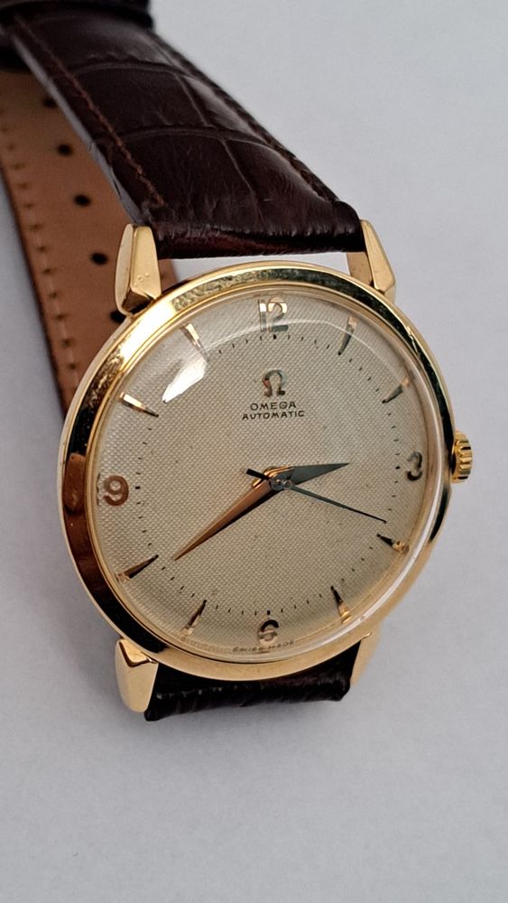 Omega Vintage Automatic Honeycomb aur stare bun