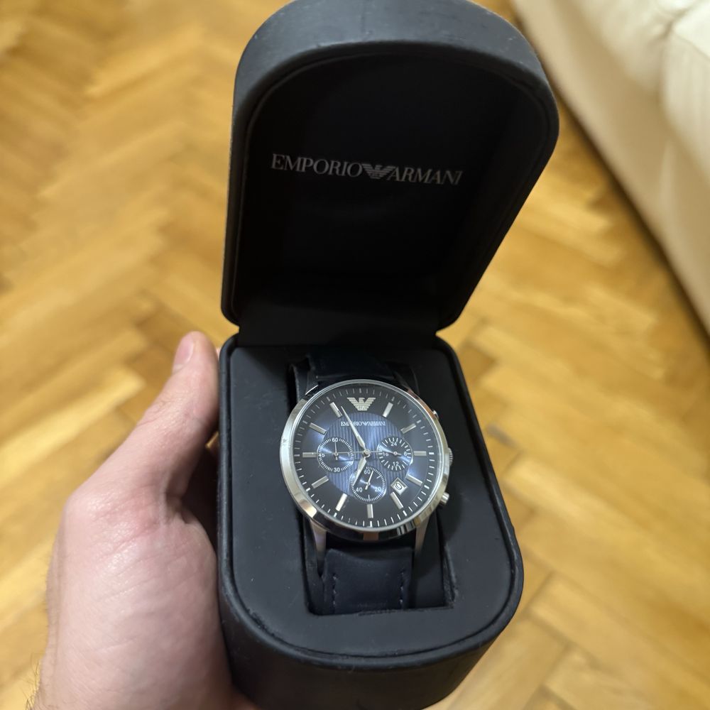 Emporio Armani Chronograph Leather otel stare bun