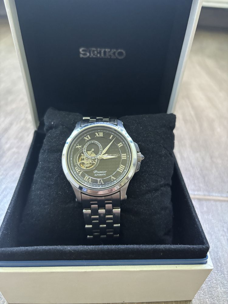 Seiko Premier Open Heart otel stare excelent