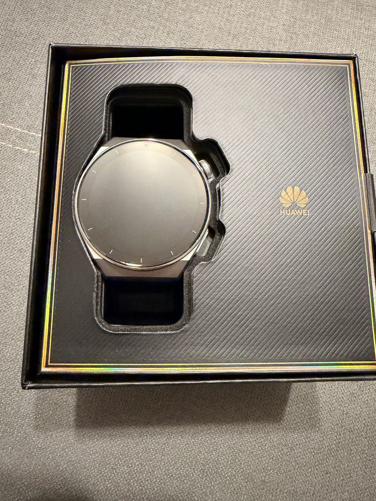 Huawei Watch GT 3 Pro titan stare bun