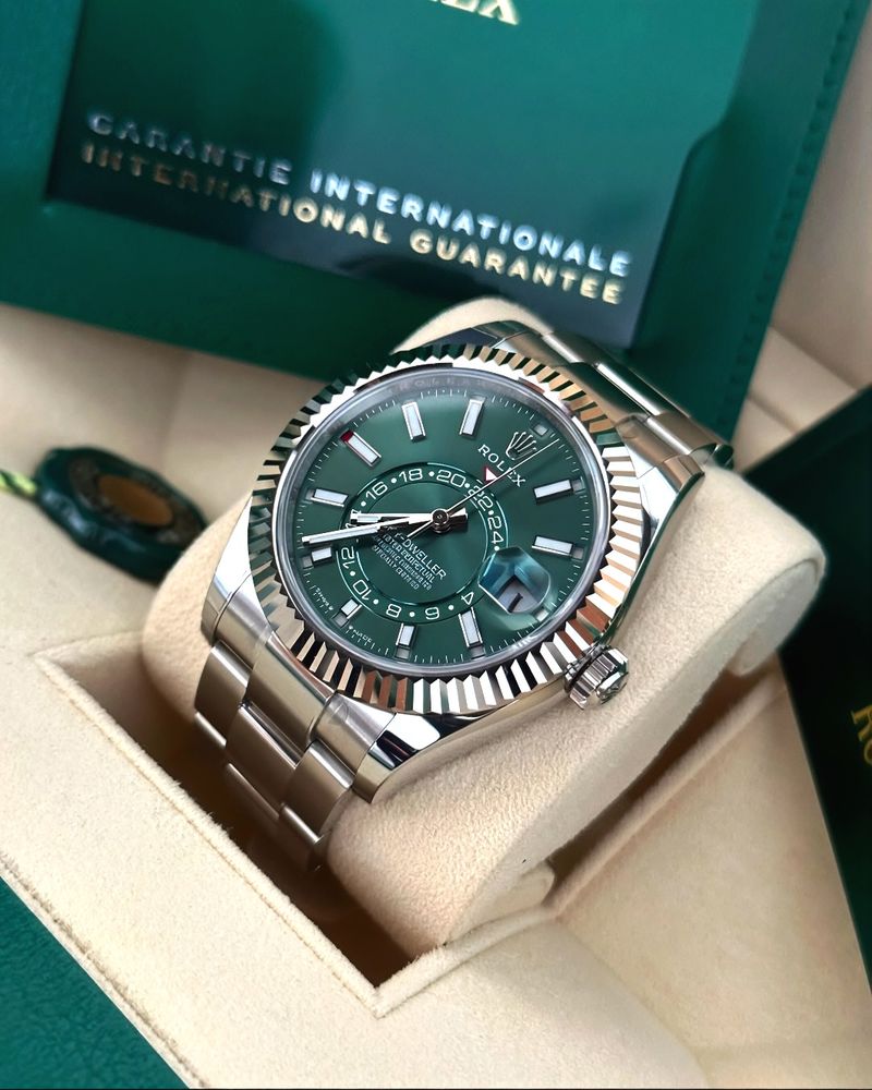 Rolex Sky-Dweller otel stare nou