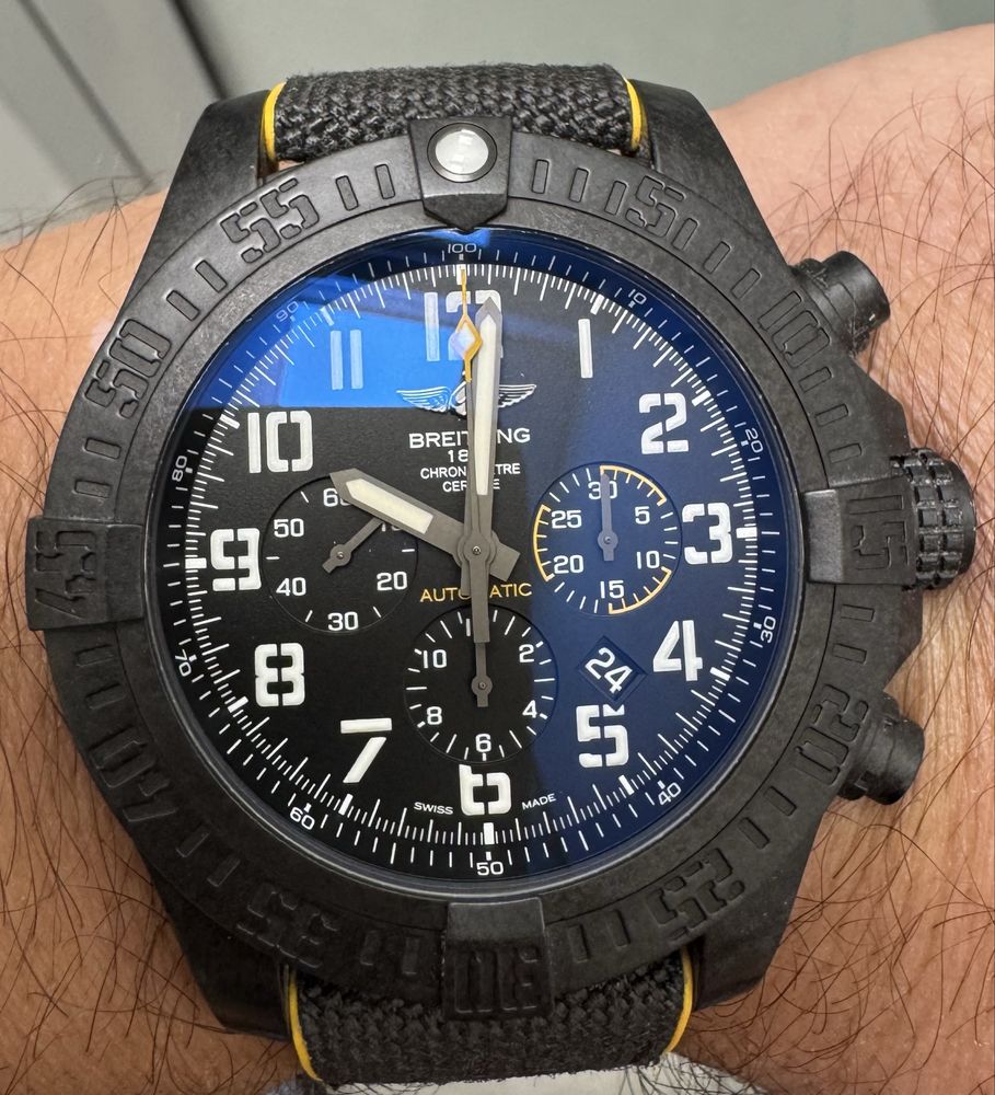 Breitling Avenger Hurricane 12H alt material stare excelent
