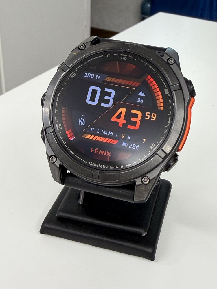 Garmin Fenix 8 51mm AMOLED titan stare bun