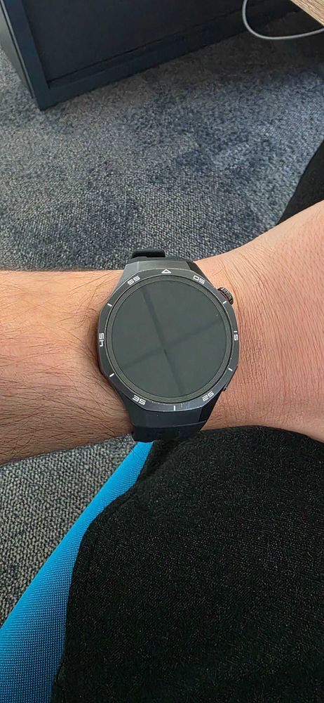 Huawei Watch GT5 Pro titan stare bun