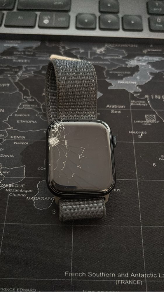 Apple Watch SE (2023) aluminiu stare defect