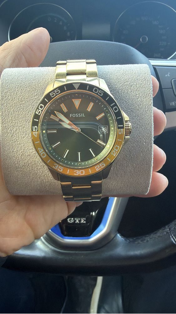 Fossil Diver Sport aur stare bun