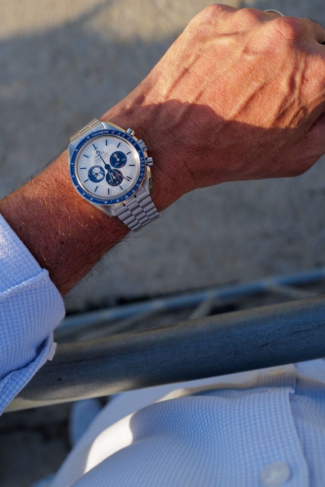 Omega Speedmaster Silver Snoopy Award otel stare excelent