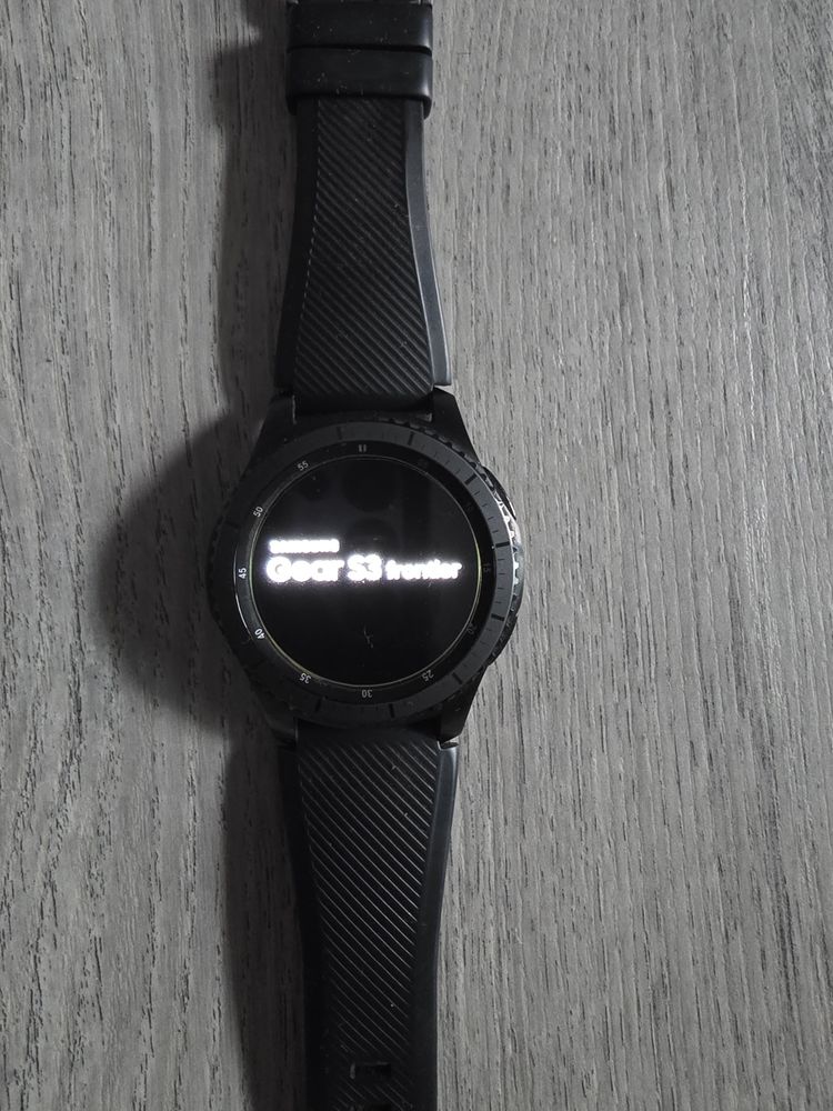 Samsung Gear S3 Frontier otel stare bun