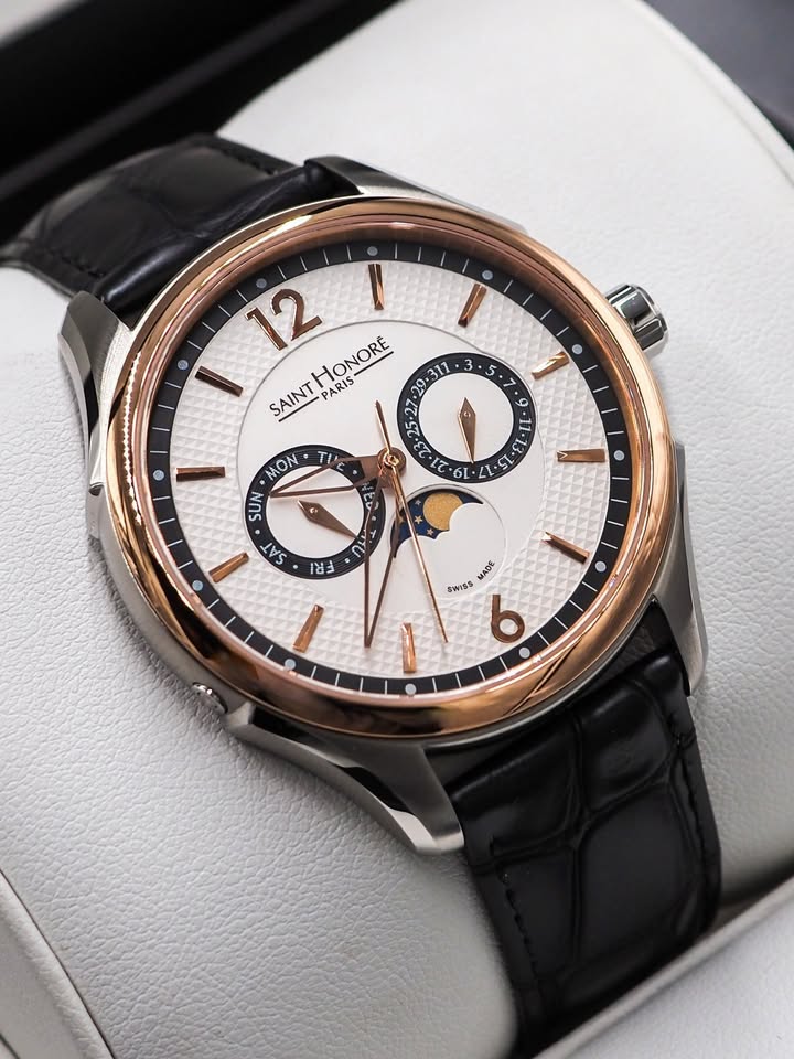 Saint Honoré Carrousel Moonphase otel stare nou