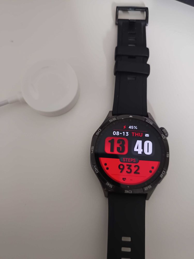 Huawei Watch GT 5 otel stare bun