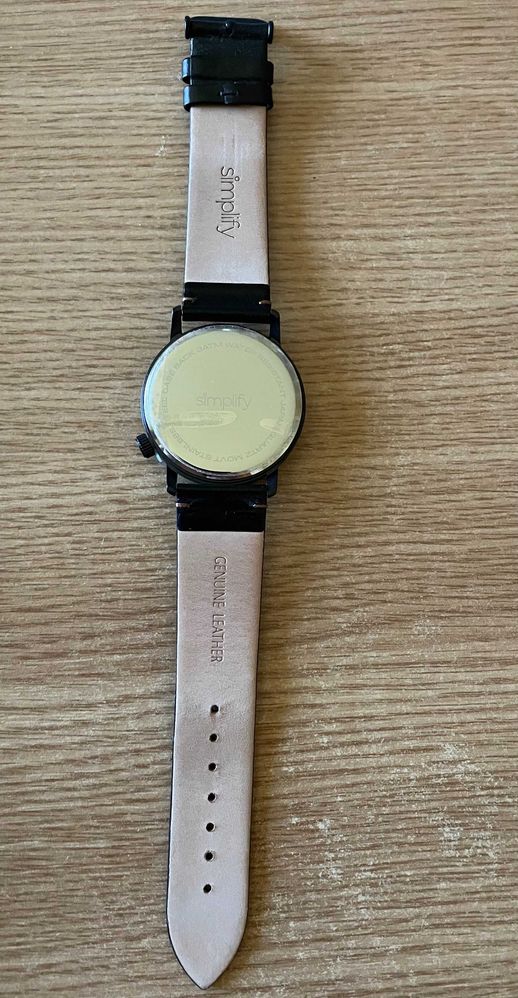 Simplify Minimalist Quartz otel stare excelent