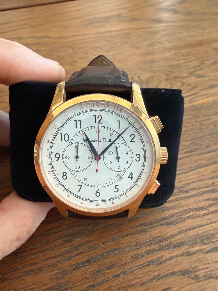 Massimo Dutti Chronograph Rose-Gold aur stare bun