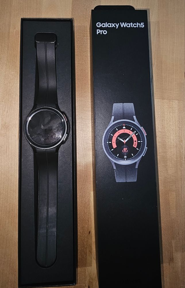 Samsung Galaxy Watch5 Pro titan stare bun
