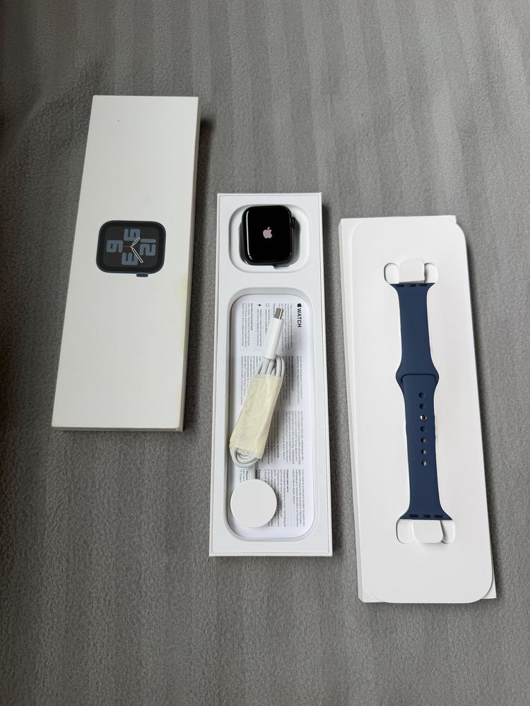 Apple Watch SE (2nd generation) 40mm GPS aluminiu stare excelent