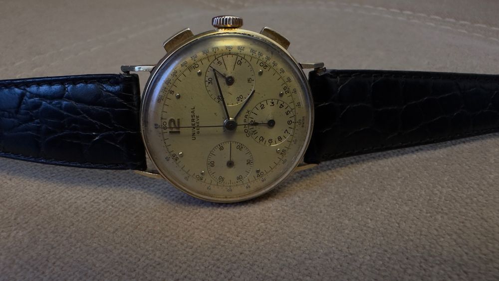 Universal Genève Compax aur stare bun