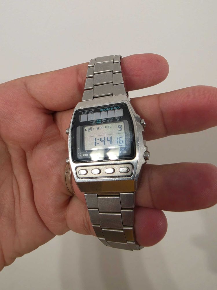 Seiko Sports 100 A557-502A otel stare bun