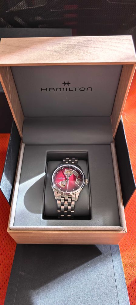 Hamilton Jazzmaster Open Heart otel stare bun