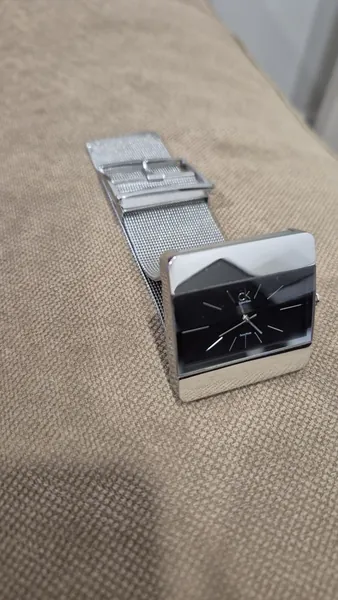 Calvin Klein Square Dial Mesh Bracelet otel stare excelent